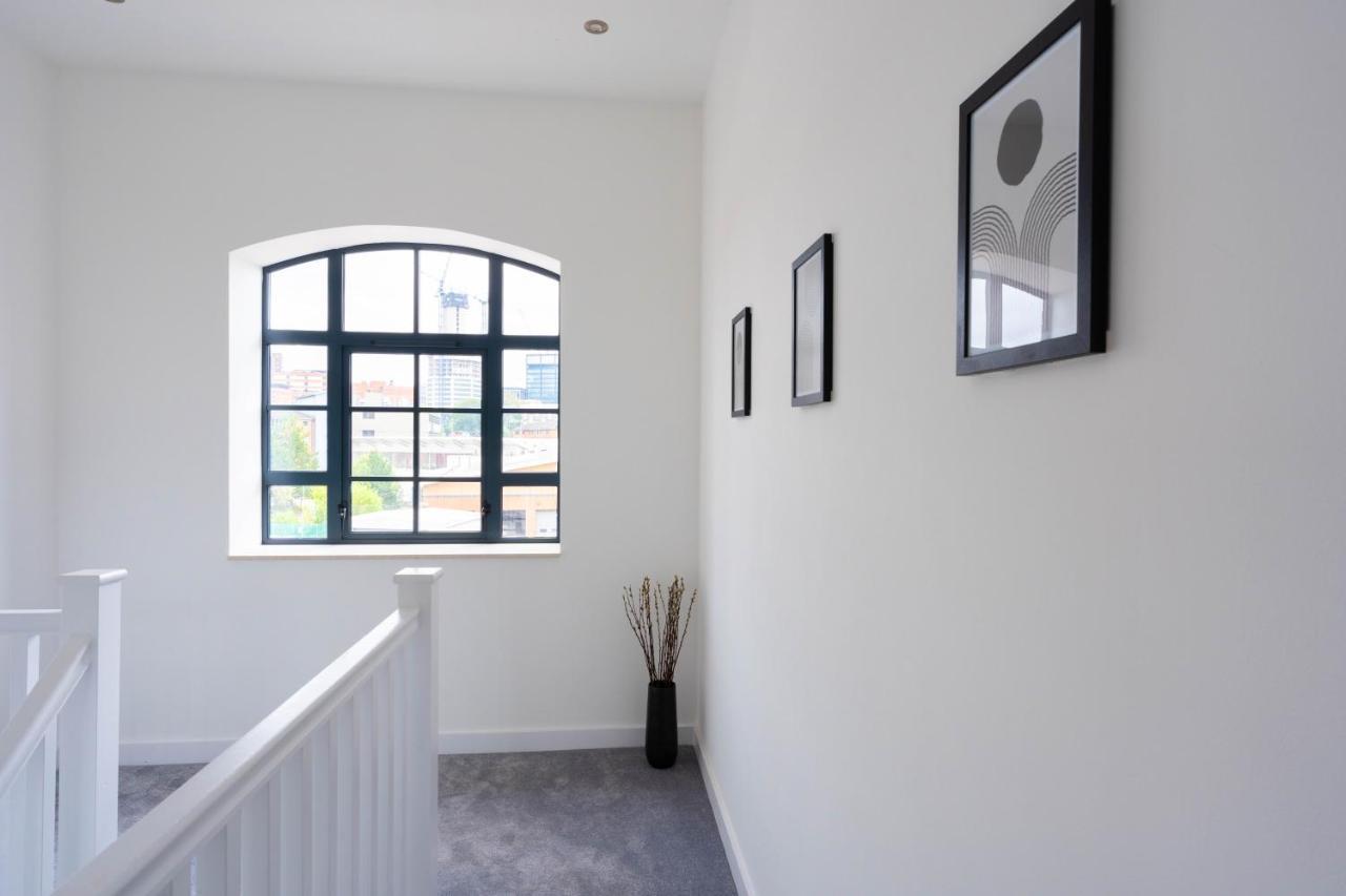 Stunning Townhouse With Pool Table Villa Birmingham Kültér fotó